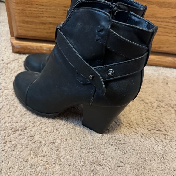Black heeled booties - Picture 2 of 6
